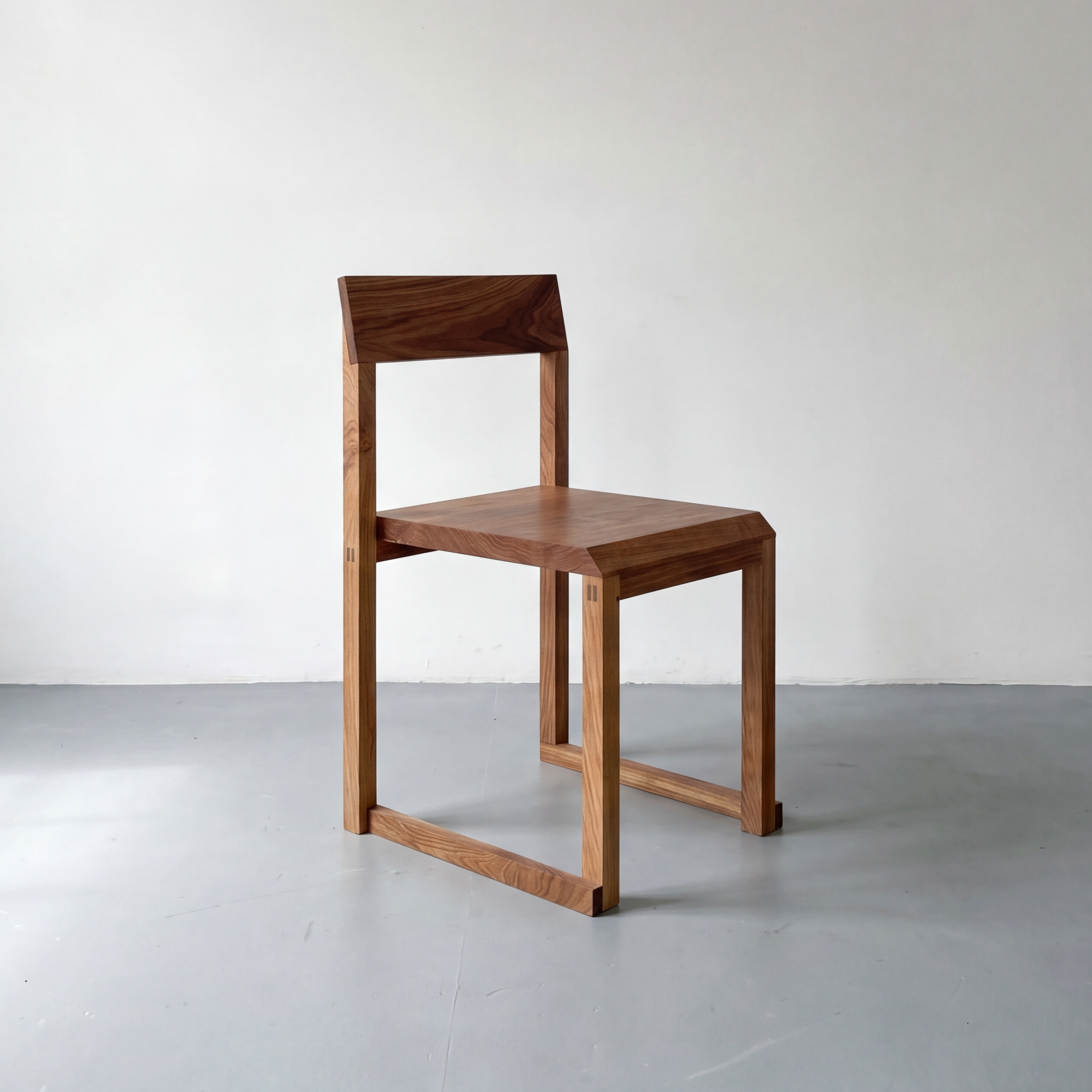 S.Chair 251 - INQUIRE