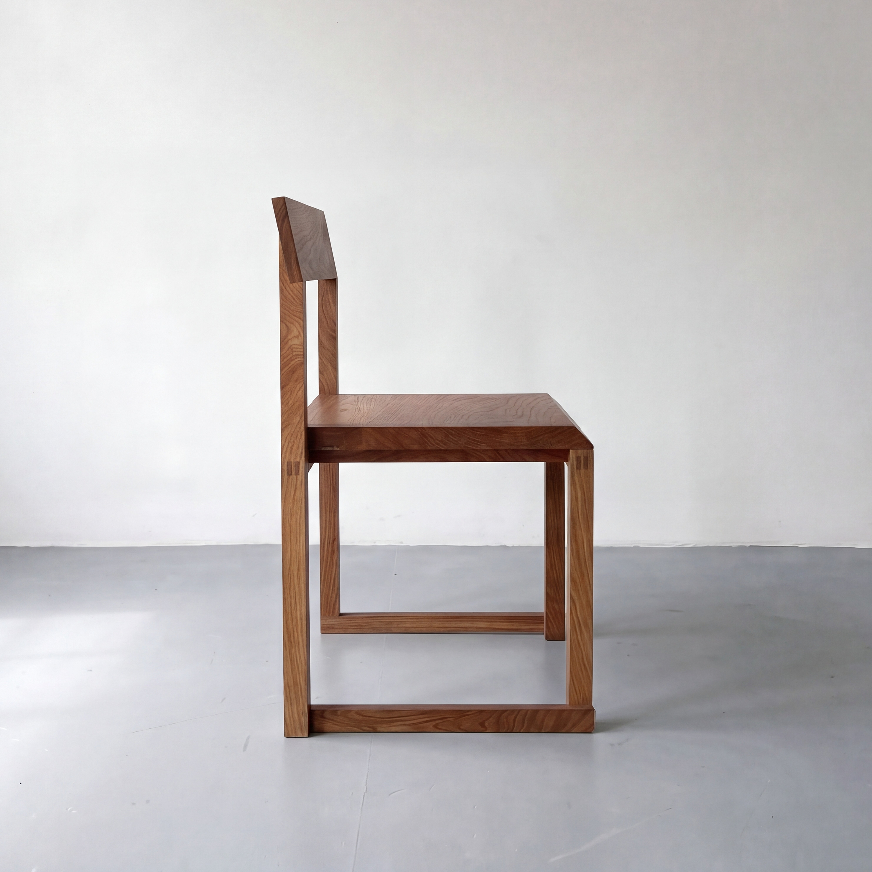 S.Chair 251 - INQUIRE