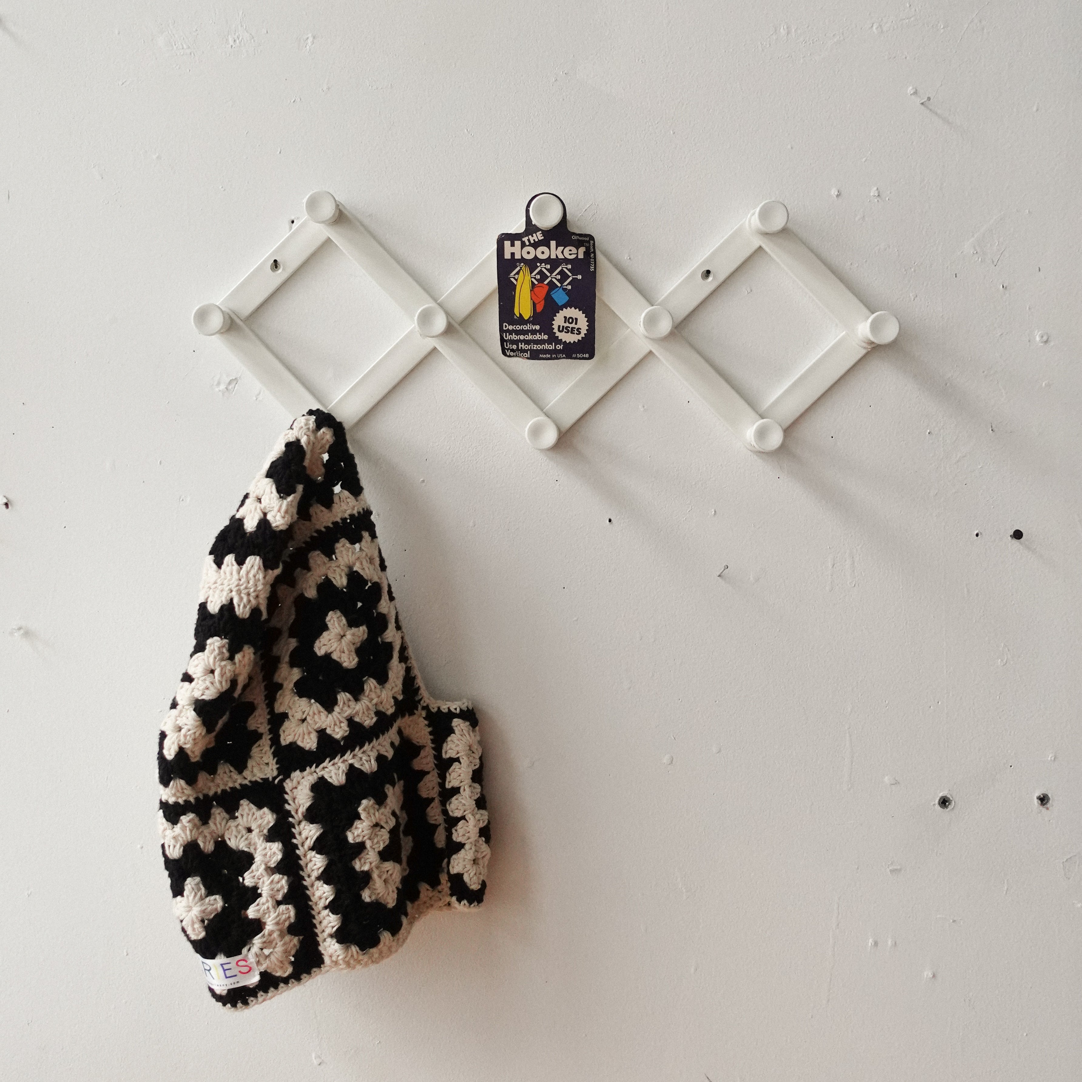 80s Accordion Folding Hooks