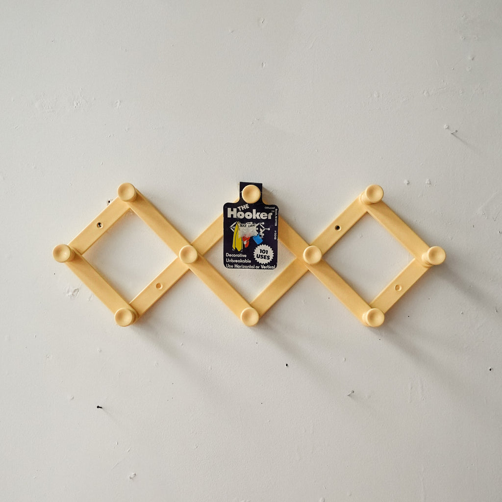 80s Accordion Folding Hooks