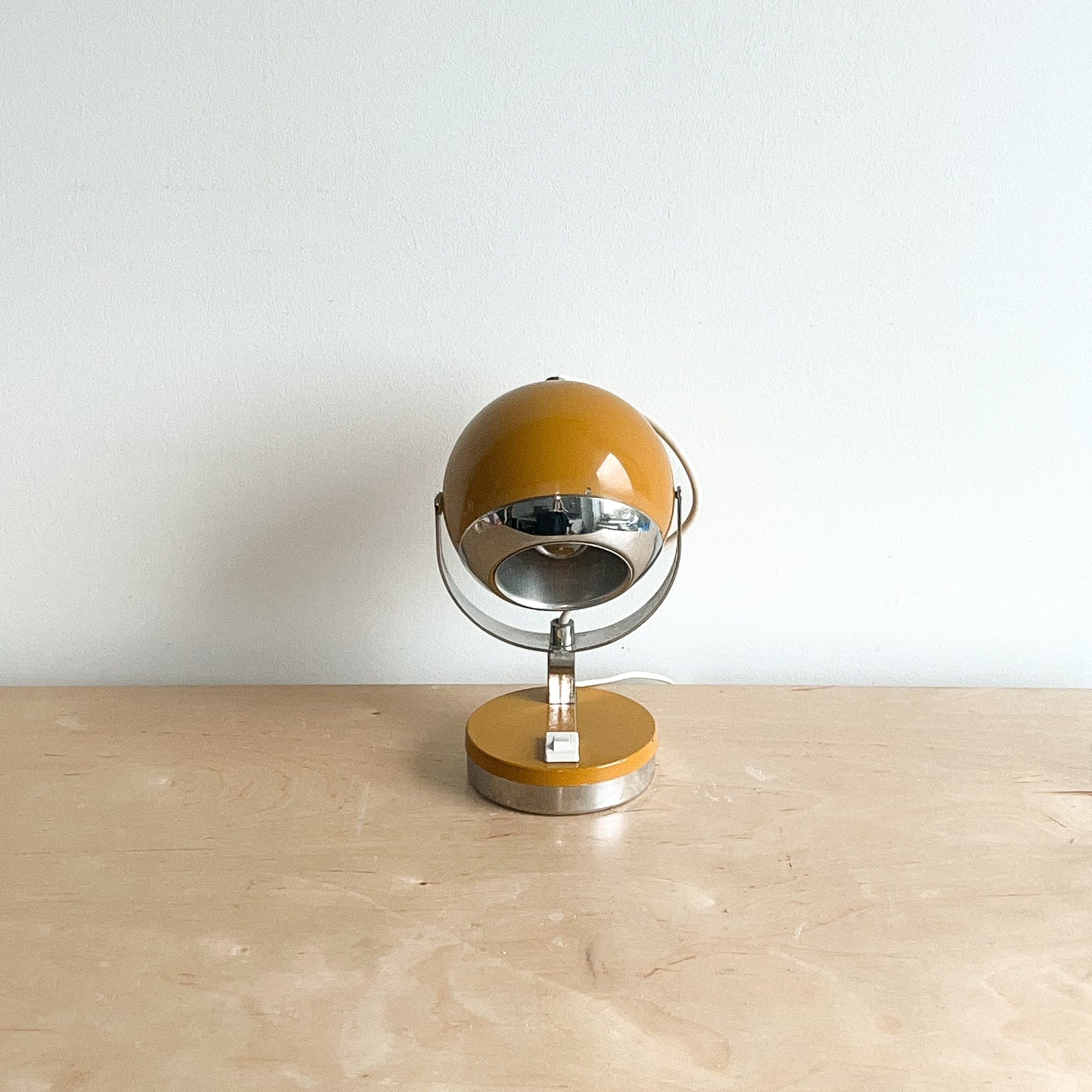 1970s Mustard Atomic Eyeball Table Lamp from Italy